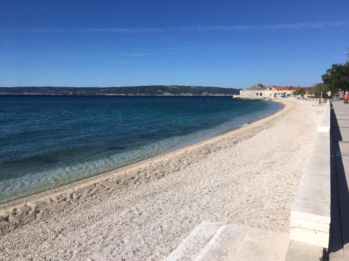 Guesthouse Nina Kaštel Novi Exteriör bild