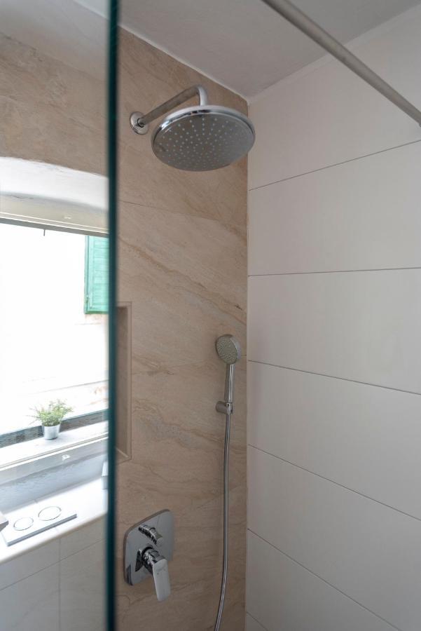 Guesthouse Nina Kaštel Novi Exteriör bild