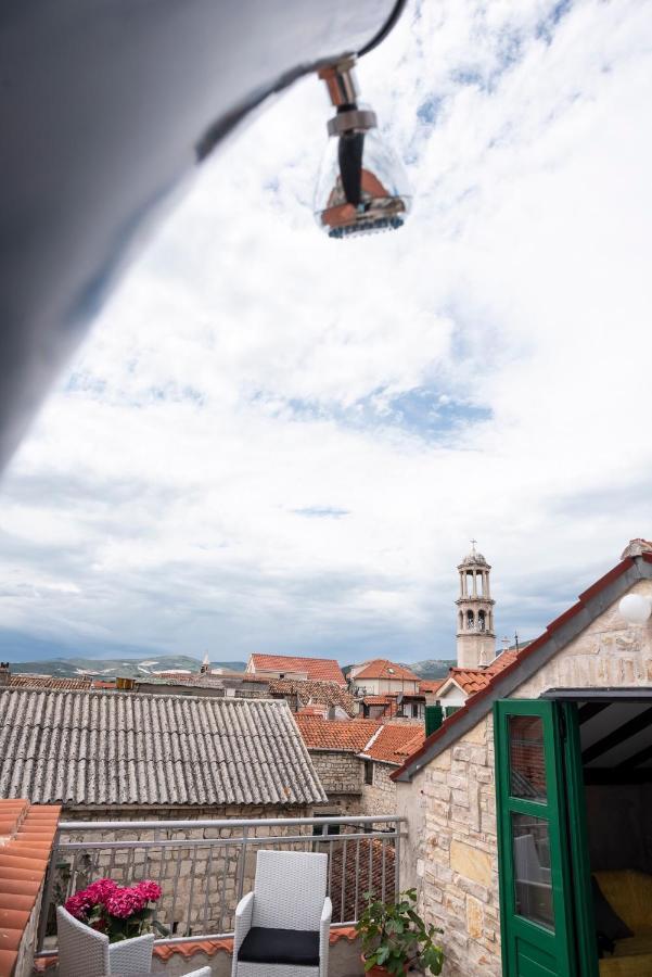 Guesthouse Nina Kaštel Novi Exteriör bild